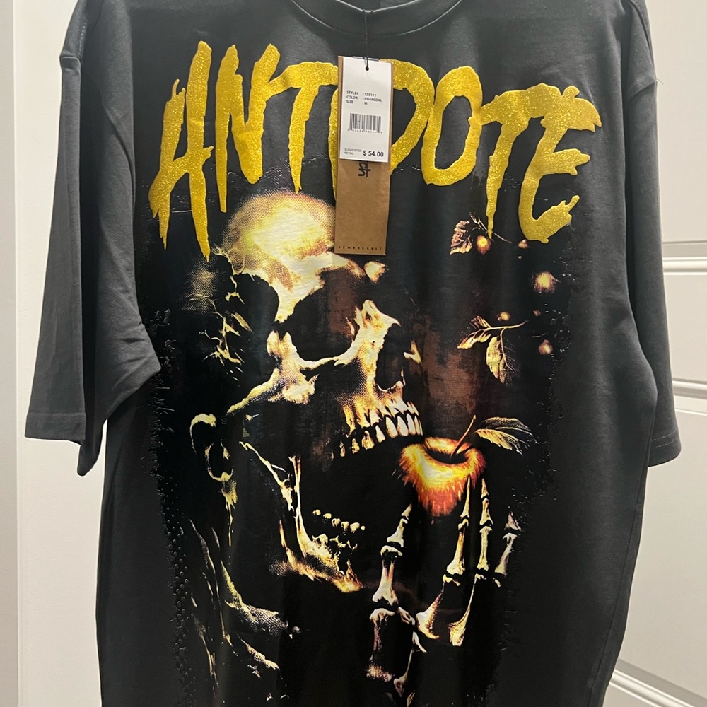 Black and Yellow Skull Graphic Tee